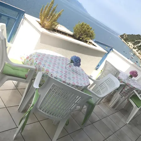 Gabrijela - Beachfront Lägenhet