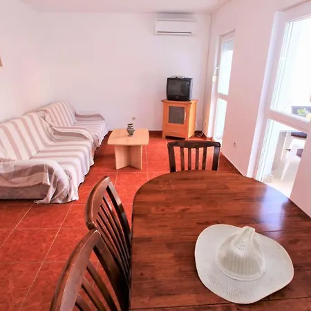 Gabrijela - Beachfront Apartamento